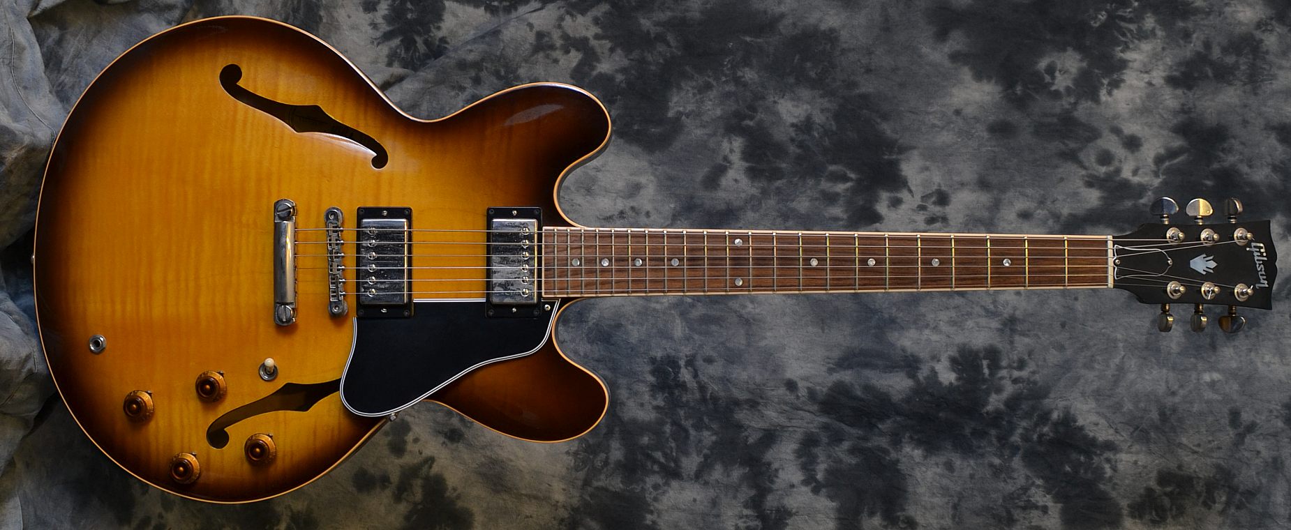 Gibson ES-335 2000 | archive.12fret.com