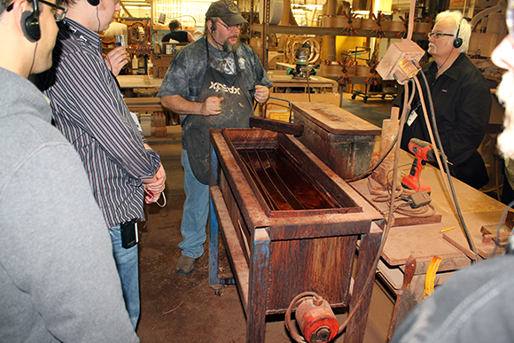gibson_tour_shop_bending_bath_1
