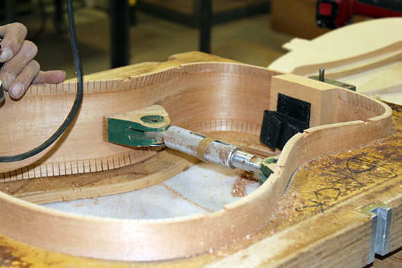 gibson_tour_shop_body_side_routing_2
