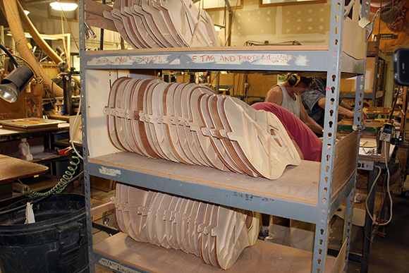 gibson_tour_shop_top_strutting_6