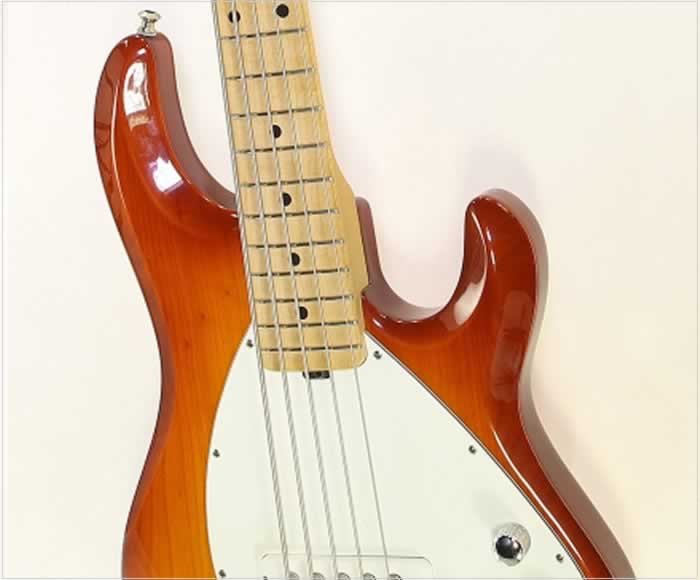 ベース 2004 Ernie Ball Music Man Stingray3EQH Musicman-Stingray-Honeyburst-4.jpg