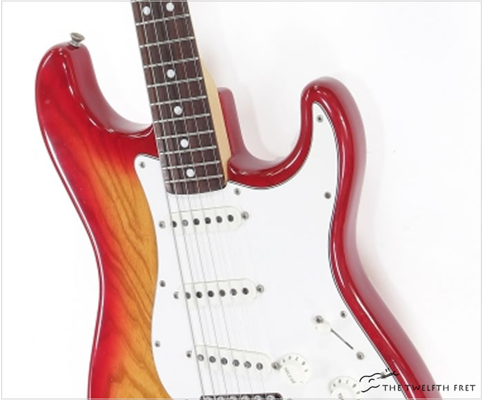 ほぼ新品フェンダーFender Stratocaster CherryBurst Fender Cherryburst Stratocaster, 1979 | archive.12fret.com
