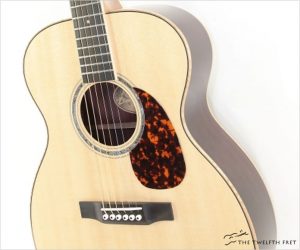  Larrivee OM-09 Rosewood with Torch Inlay